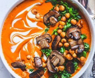 Blendersuppe med butternut squash og soltørrede tomater