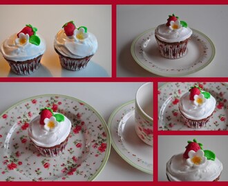 Kanel Cupcakes med fondant jordbær