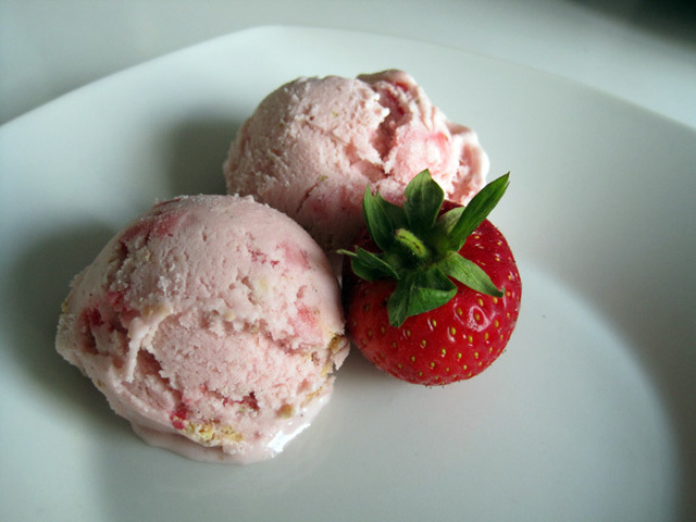 strawberry cheesecake ice cream