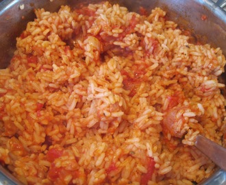 Tomatris - eller spanske ris med marineret kylling og grøntsager