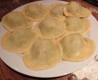 Hjemmelavet pasta og ravioli med spinat