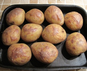 Bagte kartofler med fyld
