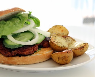 Burger med spicy kidneybønne-bøf