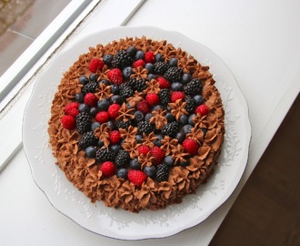 Chocolate & Berry Lagkage