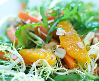 Salat med gulerødder og appelsin