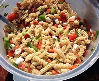 Nem pastasalat på under 25 min. – lækkert og hurtigt