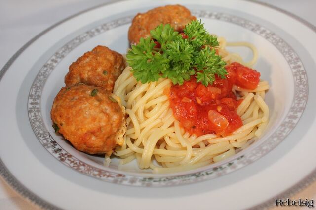 Tommis scoreret - Pasta med kødboller og tomatsauce