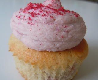 Hindbær-marcipan cupcakes