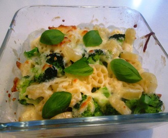 Bagt Pasta med Bechamelsauce og Broccoli - og nyt ugetema: Gratineret Pasta
