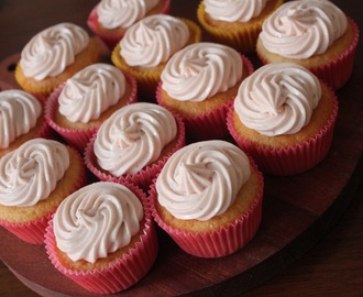 Cupcakes med hindbærfrosting