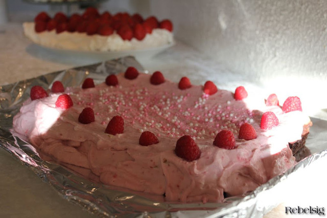 Cheesecake-brownie med hindbær (The Hummingbird Bakery)