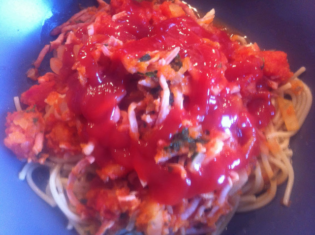 Spagetti med skinke tomatsauce