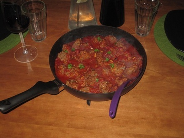 Kødboller i tomatsauce