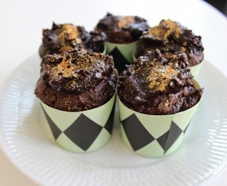 Sunde chokolade muffins med cremet choko-topping