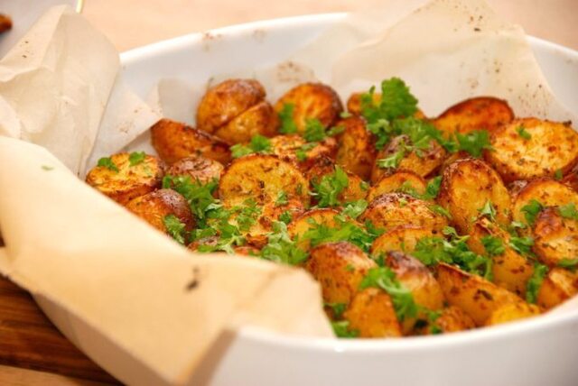 Kartofler i ovn med paprika og oregano