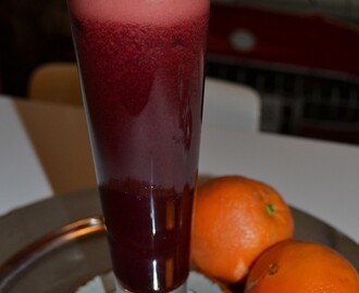 Juice med rødbede, appelsin og gulerod