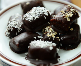Chokoladeovertrukne Kokos- og Frugtbarer