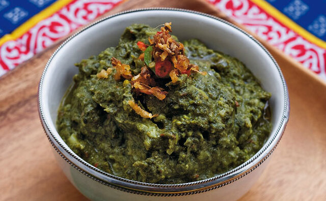 Curry med broccoli og spinat