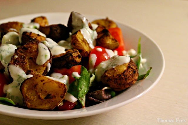 Salat med karrykartofler og dilddressing