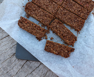 Flapjacks med mandler og mørk chokolade