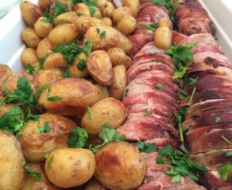 Svinemørbrad med bacon og salvie og ovnbagte kartofler