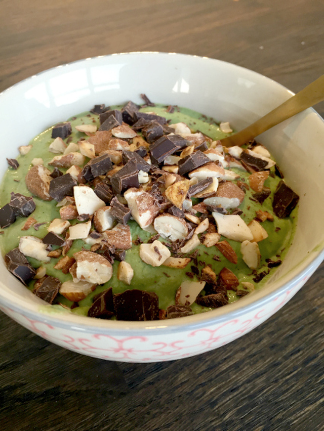 Grøn smoothie bowl – kold og lækker morgenmad