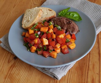 Tomaten - Papaya - Salat mit Basilikum