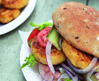 Burger med kartoffelfrikadeller