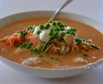 Kyllingesuppe med tyrkisk yogurt og ærter