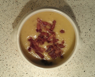 Hvidkålssuppe med bacon