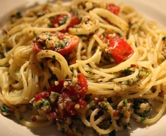 Spaghetti all trapanese - spaghetti med mandelpesto og tomat