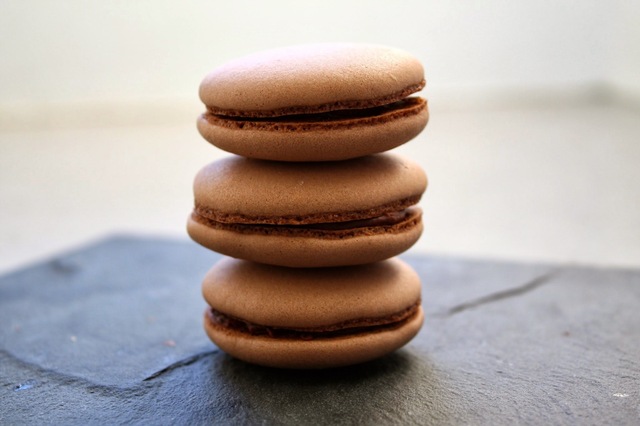 Chokolade macarons fra Amo