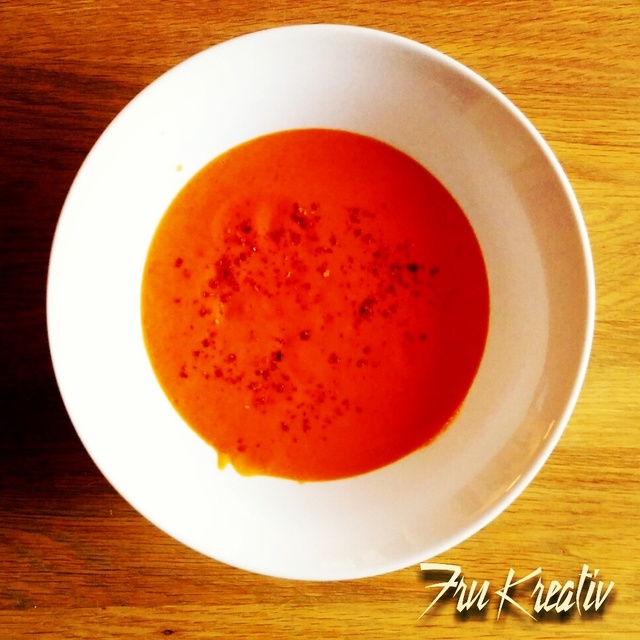 Cremet tomatsuppe