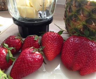 Smoothie med Jordbær, ananas og spinat