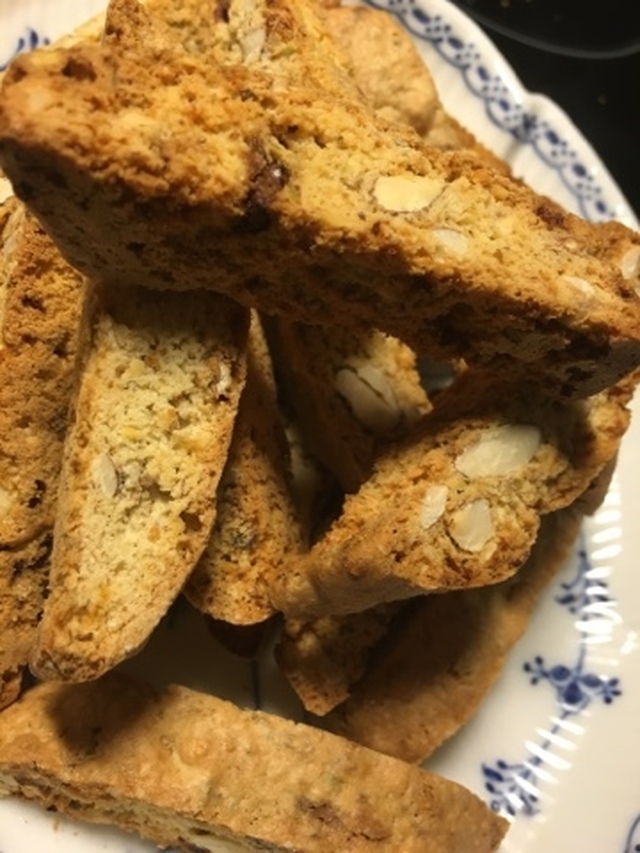 Cantuccini med citron og hvid chokolade