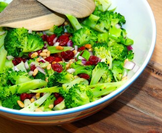 Broccolisalat med super dressing