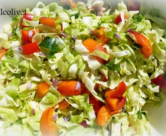 Spidskåls salat med friske abrikoser og karrydressing