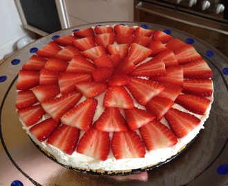 Lillesøsters Cheesecake med lime og jordbær