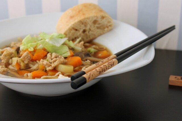 Kinesisk suppe med hakket kylling