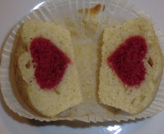 Cupcake med indbagt hjerte