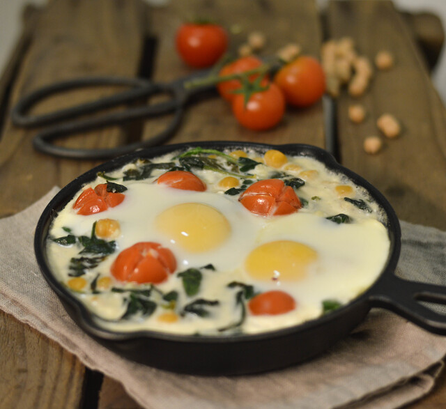 Spinach Skillet with Chickpeas, Fried Eggs and Tomatoes