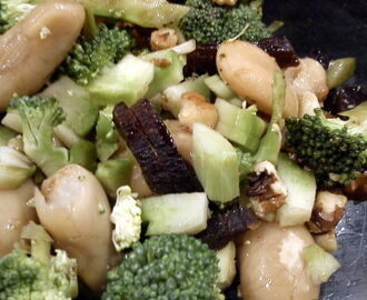 Salat med Broccoli, Butterbeans og Abrikos