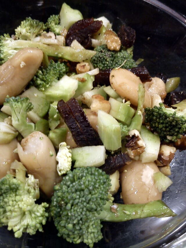 Salat med Broccoli, Butterbeans og Abrikos