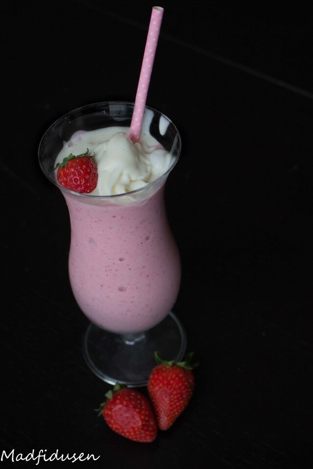 Sukkerfri jordbær milkshake