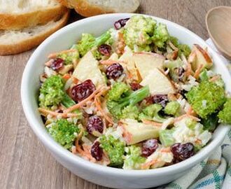 Broccolisalat med dressing