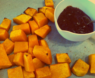 Fritter af sød kartoffel med sveskepuré