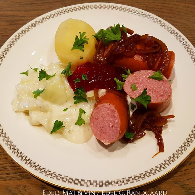 Kålpølse med kålstuing og stekt løk !