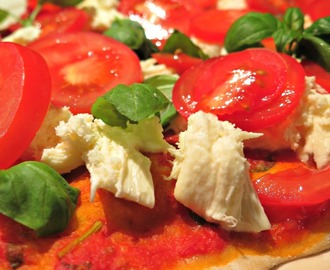 Diavola ja caprese pizza, uh, niin hyvää!