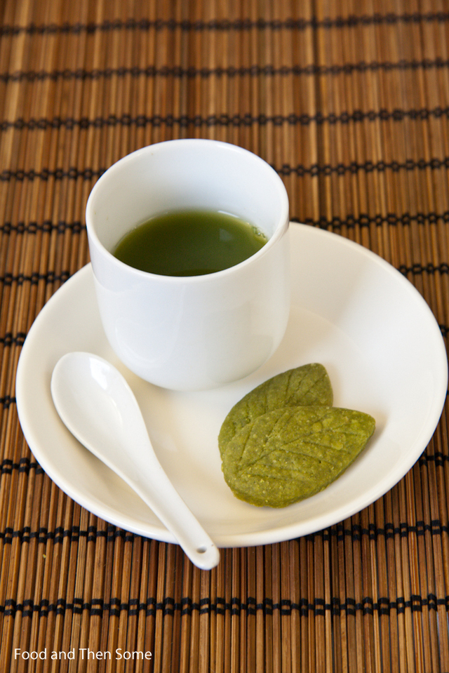 Matcha-murokeksit / Matcha Shortbread Cookies