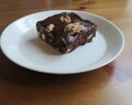Brownie valkosuklaalla ja saksanpähkinöillä / Chocolate Chip Walnut Brownie